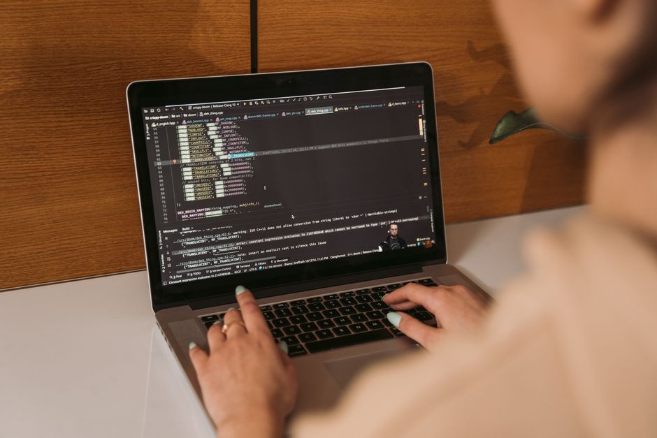 Веб-дизайн: работа с интерфейсом в Pro Academy GmbH